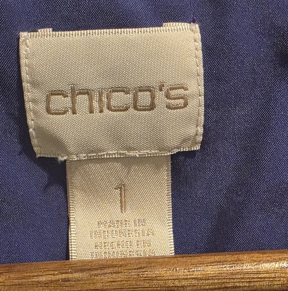 Chico's Purple Shirt‎ Size 1.            Sku 17